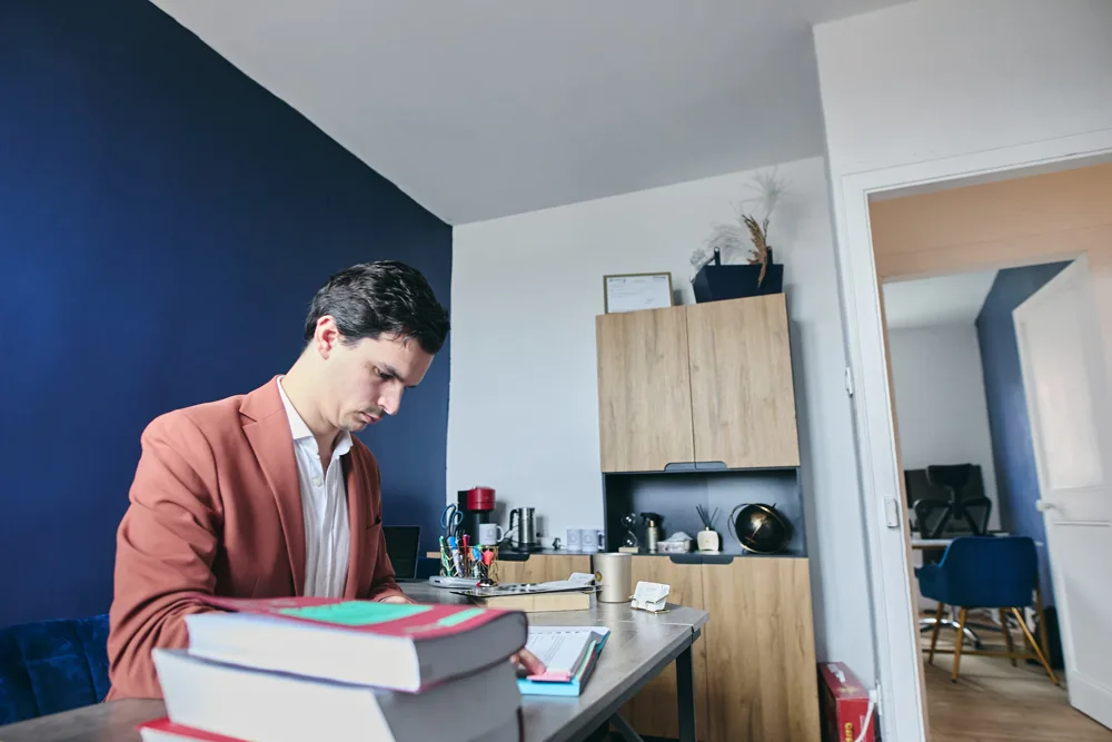 Portrait de Davy Loones, juriste et formateur, fondateur de LD Formation & Conseil
