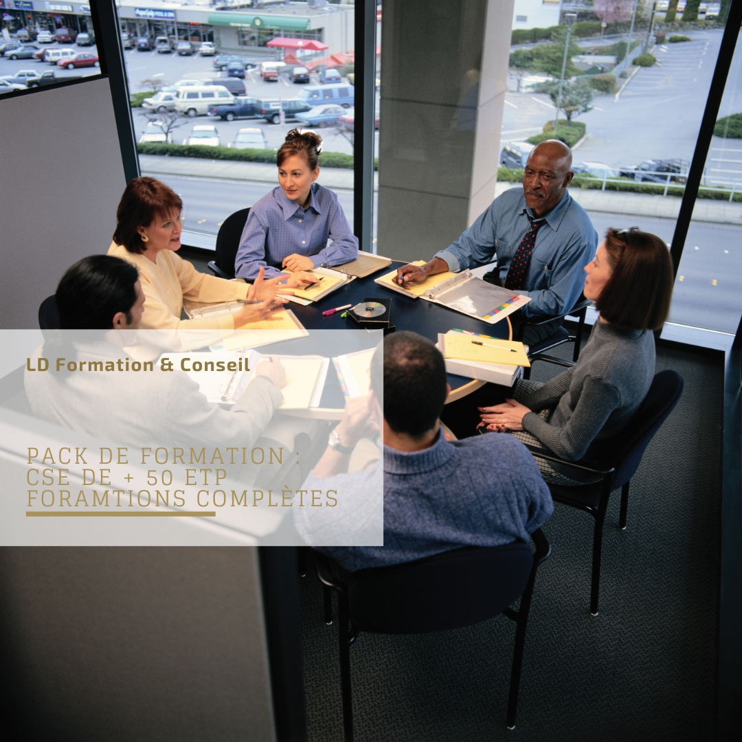 Bureau du CSE réuni pendant un parcours de formation complet